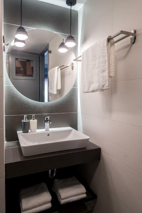 Apt.27-103 نافبليو المظهر الخارجي الصورة